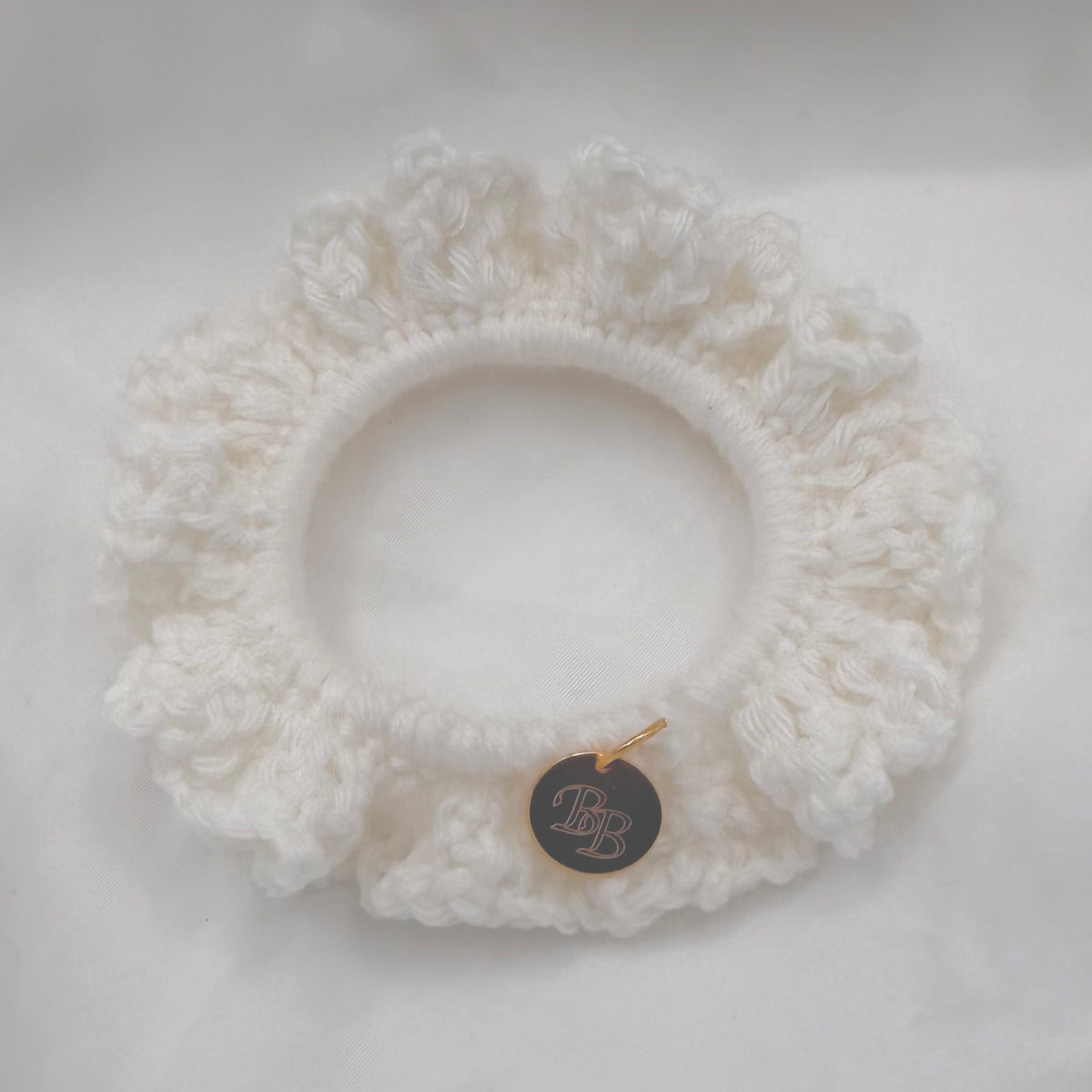 SCHNEEFLÖCKCHEN SCRUNCHIE - Schneeweißer Haarschmuck aus Merinowolle